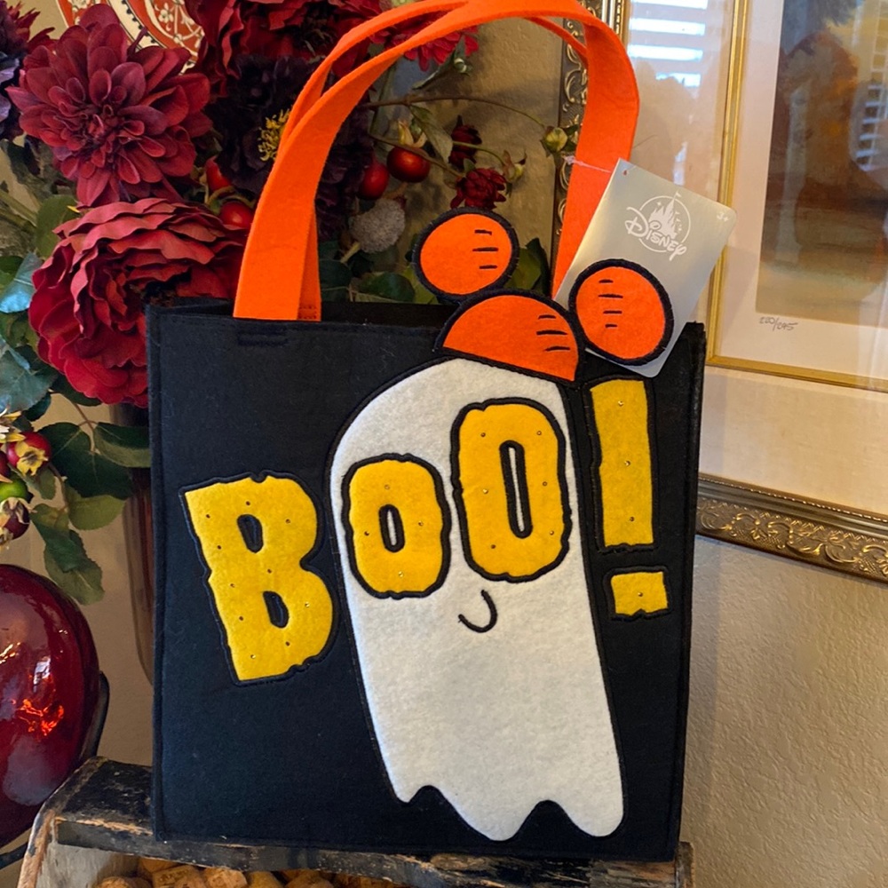 Disney’s Halloween tote